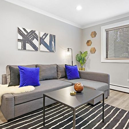 Sophisticated Studio Apartment With Modern Kitchen - Oakdale Od2 Rep Chicago Kültér fotó