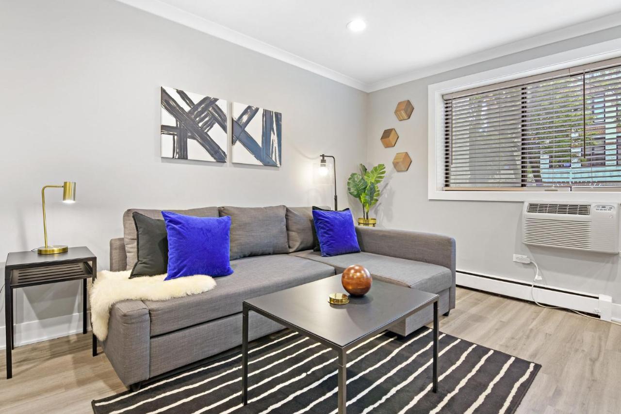 Sophisticated Studio Apartment With Modern Kitchen - Oakdale Od2 Rep Chicago Kültér fotó