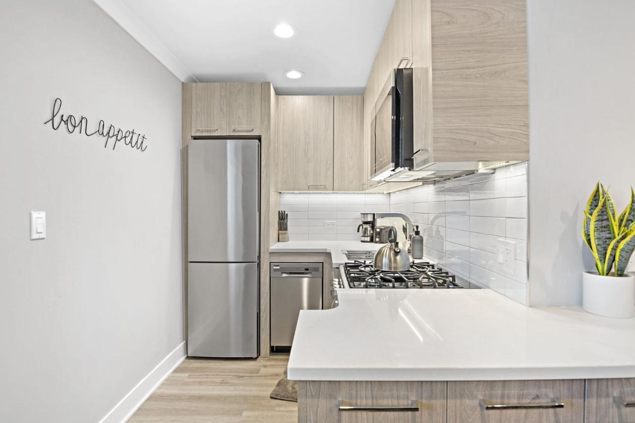 Sophisticated Studio Apartment With Modern Kitchen - Oakdale Od2 Rep Chicago Kültér fotó